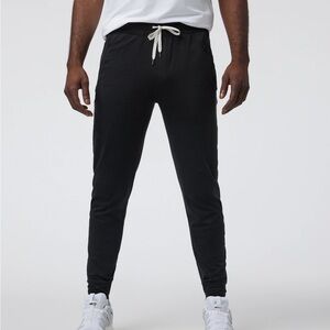 Vuori Men's Charcoal Joggers